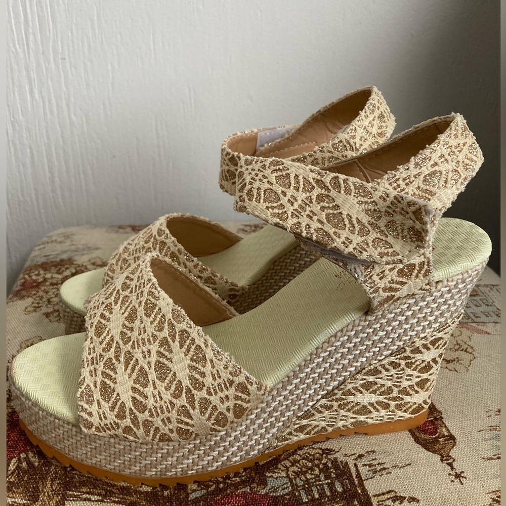 Elegant Tan Wedge Sandals